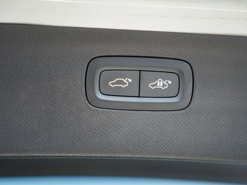 Certified 2023 Volvo XC90 B6 Ultimate w/ Protection Package Premier AWD/4WD image 11