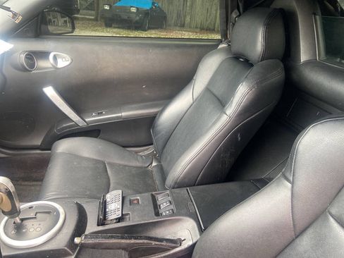 Used 2005 Nissan 350Z Touring RWD image 13