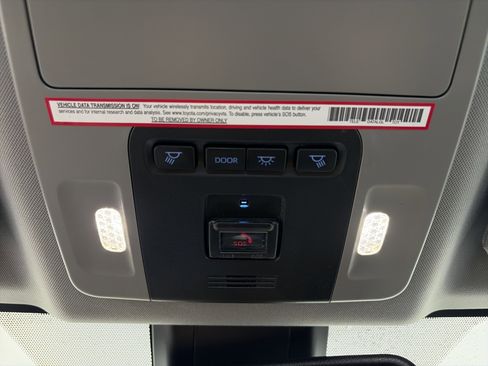 Used 2023 Toyota Camry XLE image 29