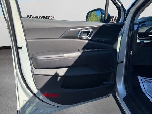 New 2025 Kia Carnival SX Prestige image 16