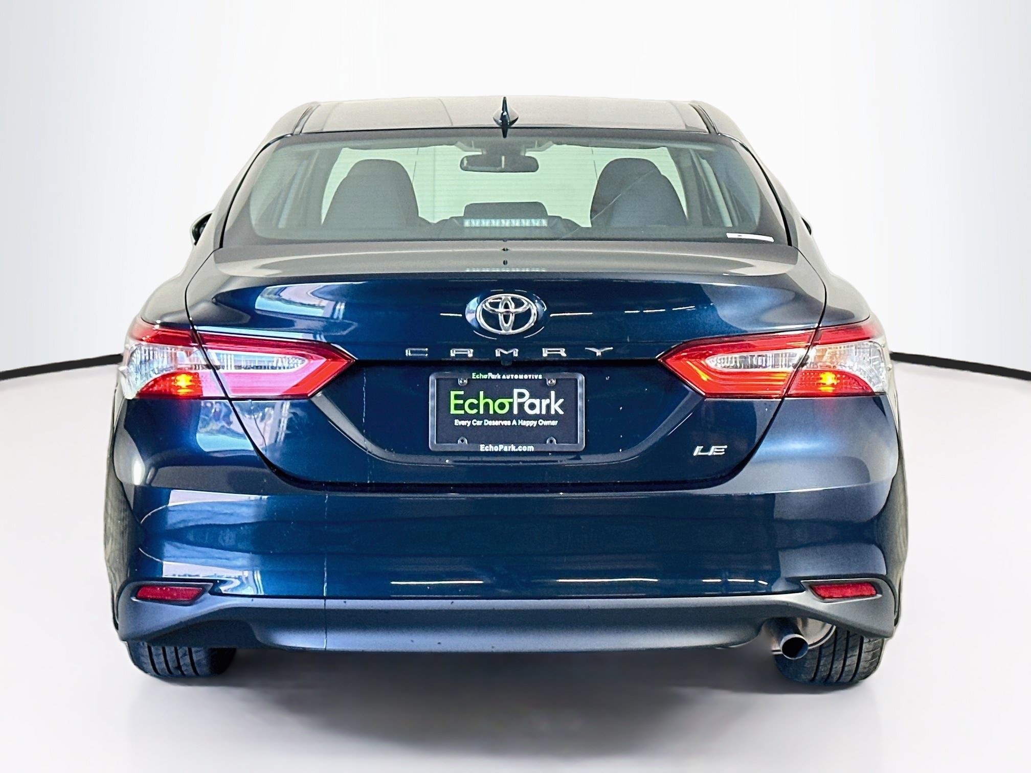 Used 2019 Toyota Camry LE FWD image 7