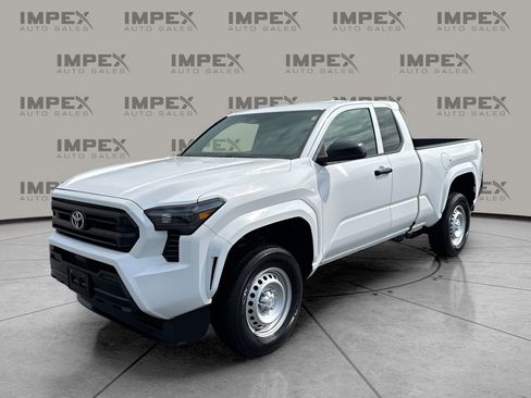 Used 2024 Toyota Tacoma SR image 1