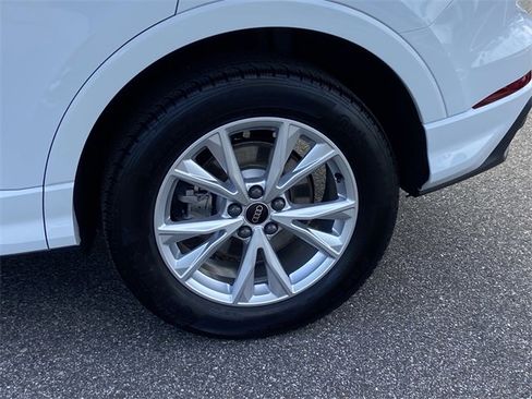 Certified 2025 Audi Q3 2.0T Premium Plus w/ Premium Plus Package image 11