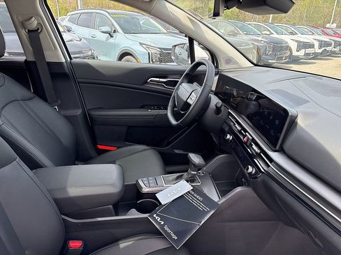 New 2026 Kia Sportage EX FWD image 7