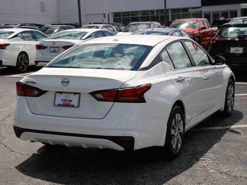Used 2025 Nissan Altima 2.5 S FWD image 9