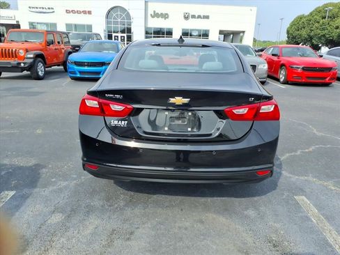 Used 2025 Chevrolet Malibu LT image 4