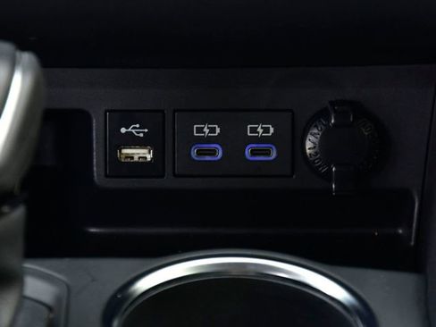 Certified 2022 Toyota Highlander XLE image 28