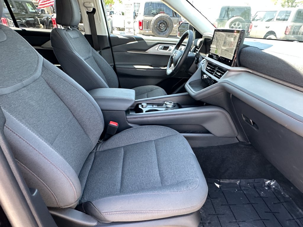 Used 2026 Ford Explorer Active RWD image 16