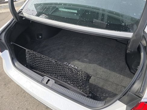 Certified 2024 Lexus ES 300h w/ Accessory Package (Z1) image 32