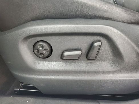 Used 2017 Volkswagen Tiguan Wolfsburg Edition image 30