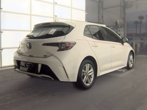 Used 2022 Toyota Corolla SE FWD image 2