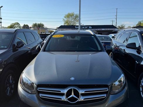 Used 2016 Mercedes-Benz GLC 300 4MATIC w/ Premium Package image 3