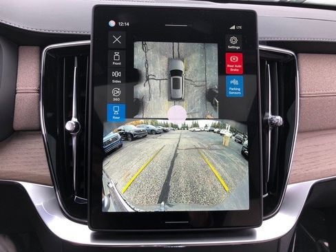 New 2026 Volvo XC90 B5 Plus image 25