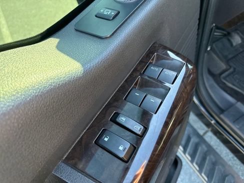 Used 2014 Ford F250 Platinum w/ FX4 Off-Road Package AWD/4WD image 26