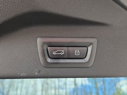 Used 2026 BMW X7 xDrive40i w/ M Sport Package image 29