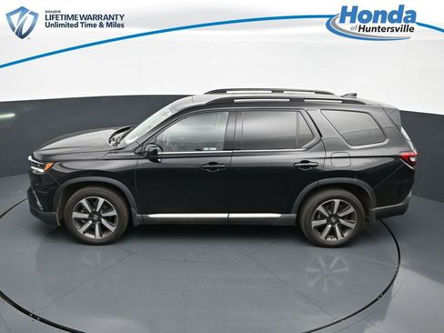 Used 2024 Honda Pilot Touring image 23