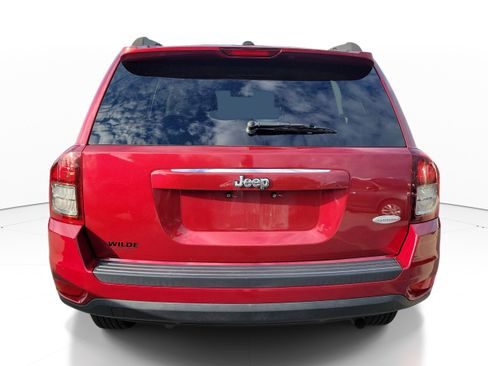 Used 2016 Jeep Compass Latitude FWD image 4