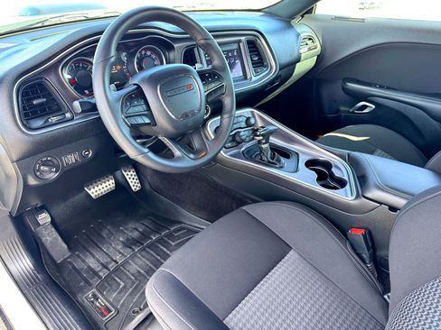 Used 2018 Dodge Challenger R/T image 18