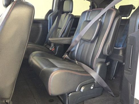 Used 2017 Dodge Grand Caravan GT FWD image 15