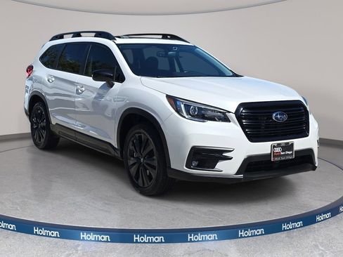 Used 2022 Subaru Ascent Onyx Edition image 4
