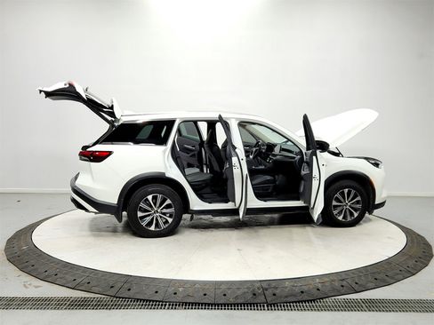 Used 2025 INFINITI QX60 Pure image 16