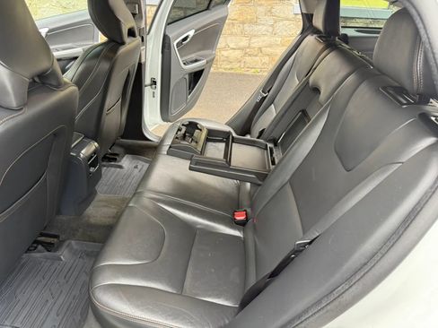 Used 2017 Volvo V60 T5 Cross Country w/ Convenience Package AWD/4WD image 23