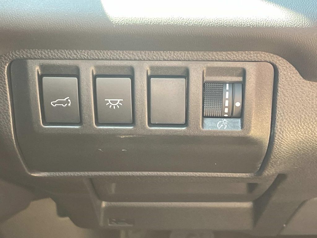 Used 2024 Subaru Ascent Onyx Edition AWD/4WD image 32