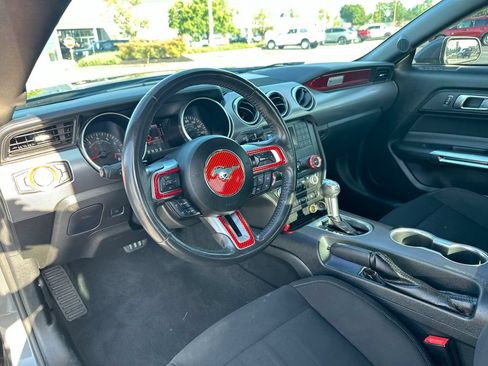 Used 2022 Ford Mustang GT RWD image 9