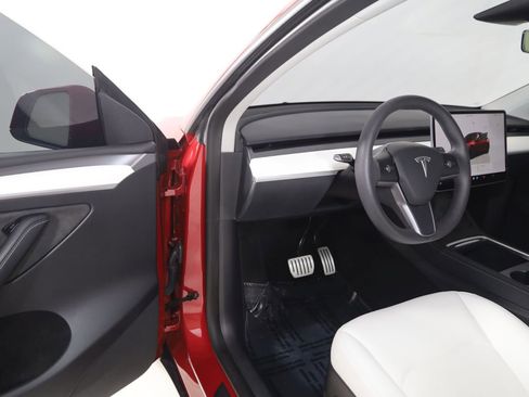 Used 2023 Tesla Model Y Performance image 47