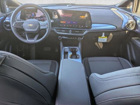 New 2026 Chevrolet Equinox EV LT AWD/4WD image 17