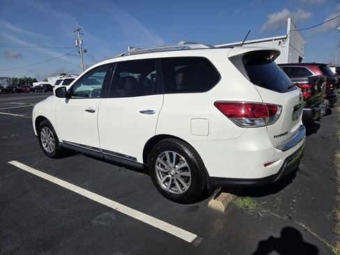 Used 2013 Nissan Pathfinder SL w/ SL Premium Pkg FWD image 10