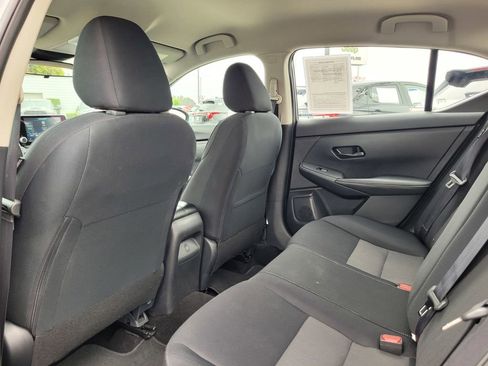 Used 2024 Nissan Sentra SV FWD image 14