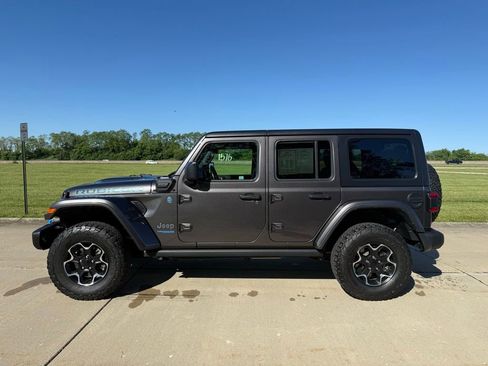 Used 2022 Jeep Wrangler Unlimited Rubicon 4xe w/ Steel Bumper Group AWD/4WD image 8