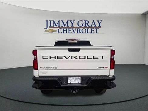 Used 2023 Chevrolet Silverado 1500 ZR2 w/ Technology Package image 4