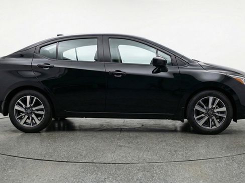 Used 2025 Nissan Versa SV image 11