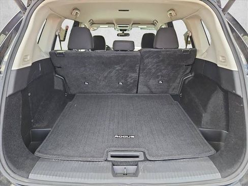 Used 2025 Nissan Rogue SV FWD image 6