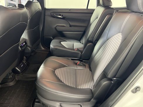 Used 2024 Toyota Highlander XSE AWD/4WD image 26