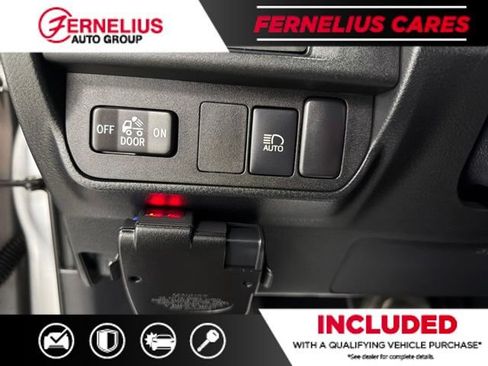 Used 2018 Toyota Tacoma SR5 AWD/4WD image 33