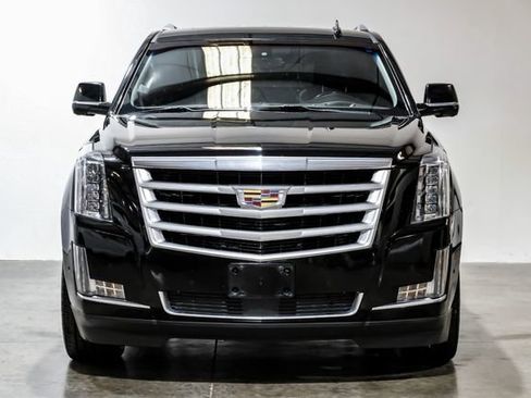 Used 2019 Cadillac Escalade Premium Luxury image 9