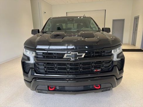 Used 2022 Chevrolet Silverado 1500 LT Trail Boss w/ Convenience Package II image 2