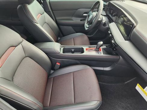 New 2025 Nissan Kicks SR image 10