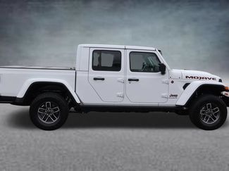 Used 2024 Jeep Gladiator Mojave AWD/4WD video 2