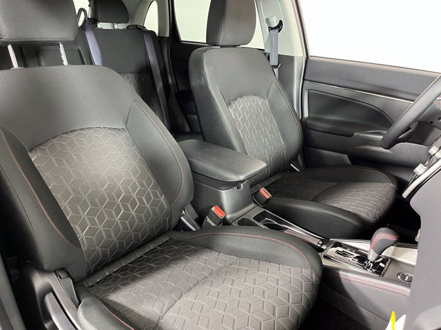 Used 2026 Mitsubishi Outlander Sport LE AWD/4WD image 36