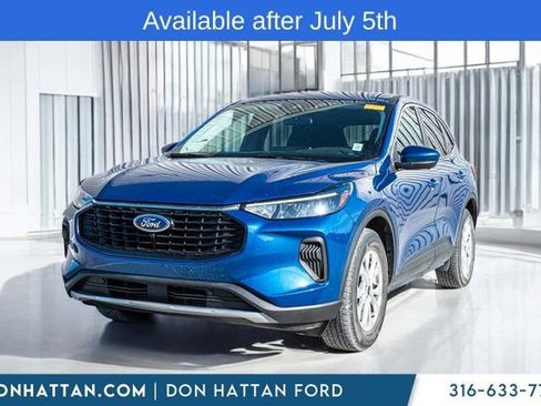 Used 2023 Ford Escape Active w/ Tech Pack #2 AWD/4WD image 1