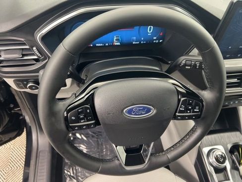Used 2023 Ford Escape Platinum AWD/4WD image 21