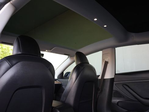 Used 2021 Tesla Model 3 Standard Range Plus RWD image 19