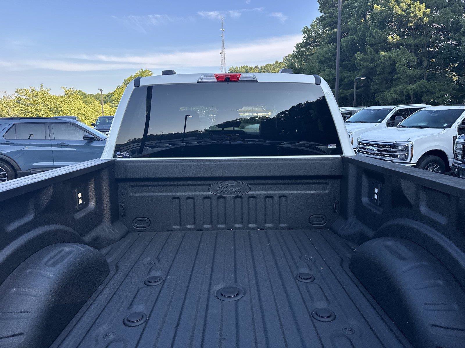 New 2026 Ford F250 Lariat w/ Black Appearance Package AWD/4WD image 24