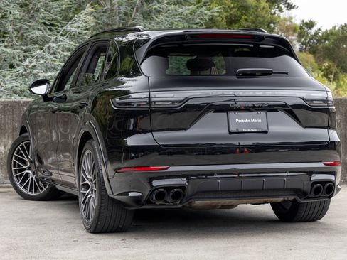 Certified 2023 Porsche Cayenne GTS AWD/4WD image 3