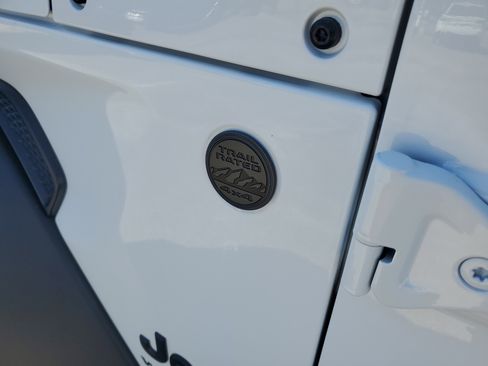 Used 2026 Jeep Wrangler Unlimited Sport AWD/4WD image 7