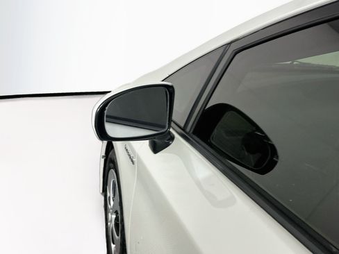 Used 2015 Toyota Prius Two FWD image 16